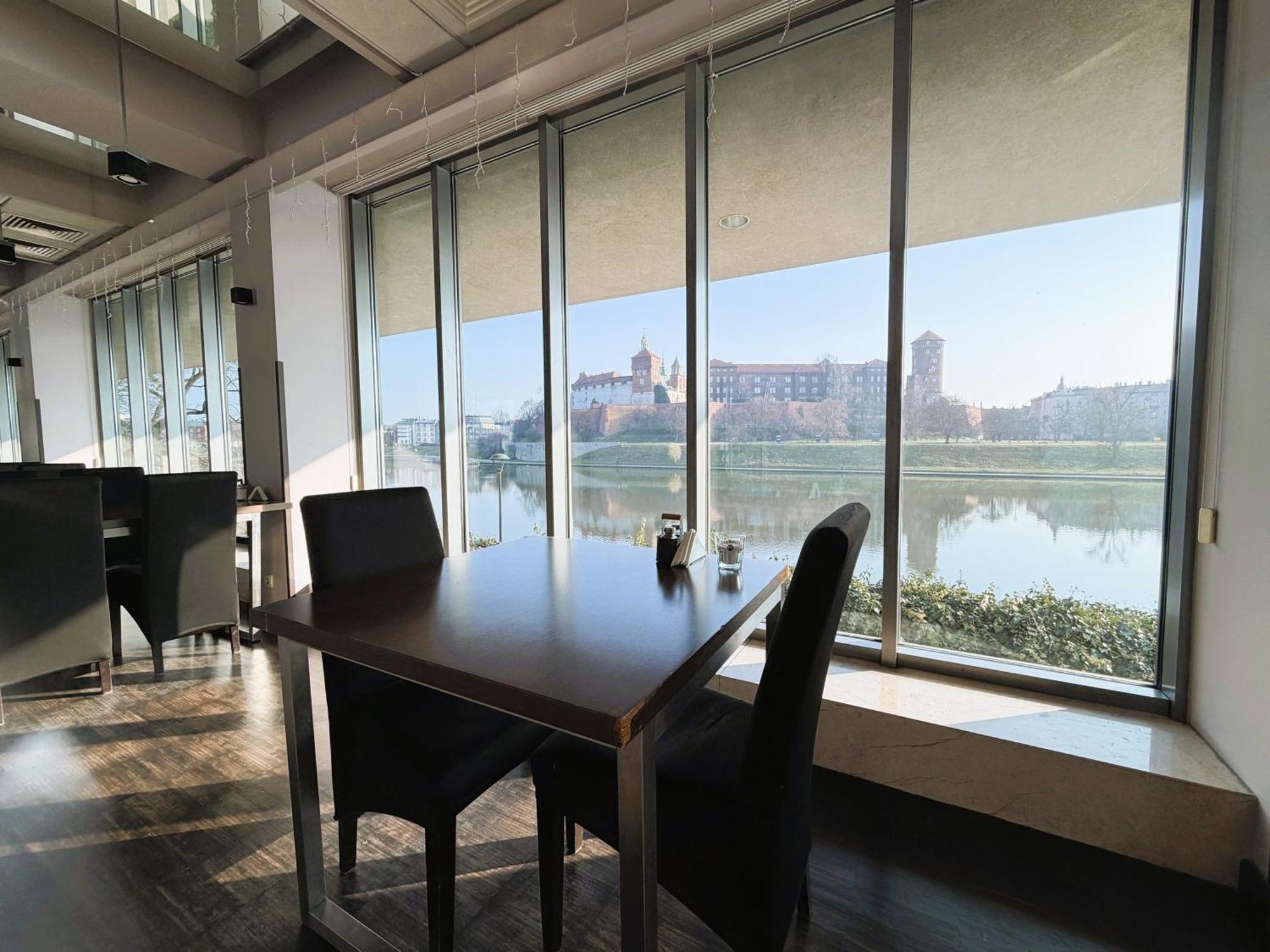 Krakow Square Residence — Photos 1